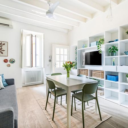 Lovely Apartment On The Navigli River By Easylife Mediolan Zewnętrze zdjęcie